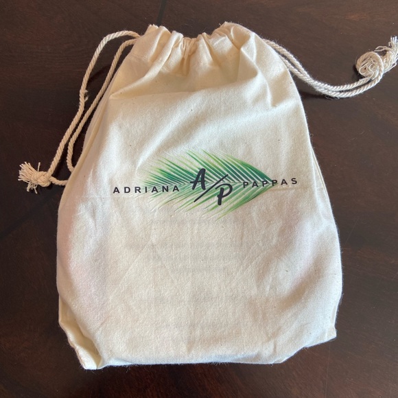 Adriana Pappas Rainbow Shells Dog Collar Small 11.5” - Picture 5 of 9